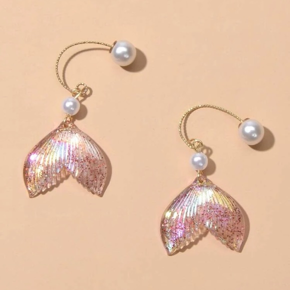 Faux Pearl Fish Tail Drop Earrings New - Picture 3 of 4